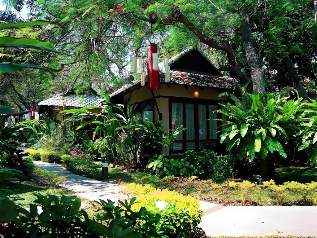 Baan Talay Dao Resort Hua Hin Exterior foto